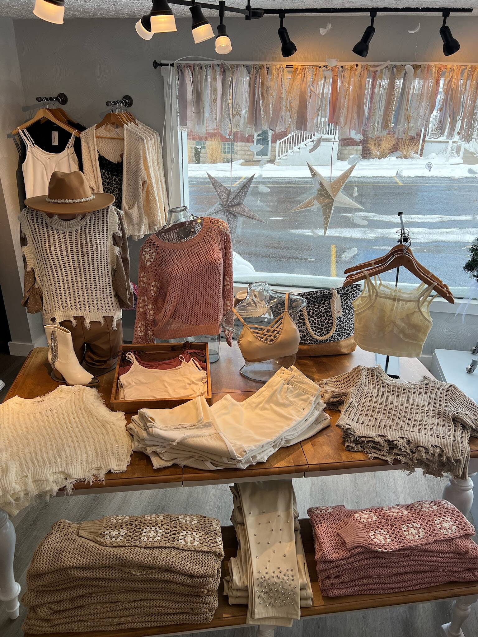 Johnstown’s premier Women's clothing BoutiqueFresh FloristTux Rental FEATHERED LANE